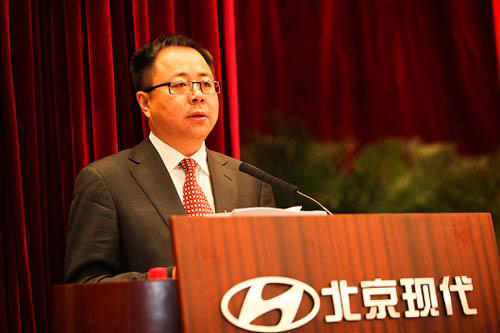 北汽集团党委常委 李峰